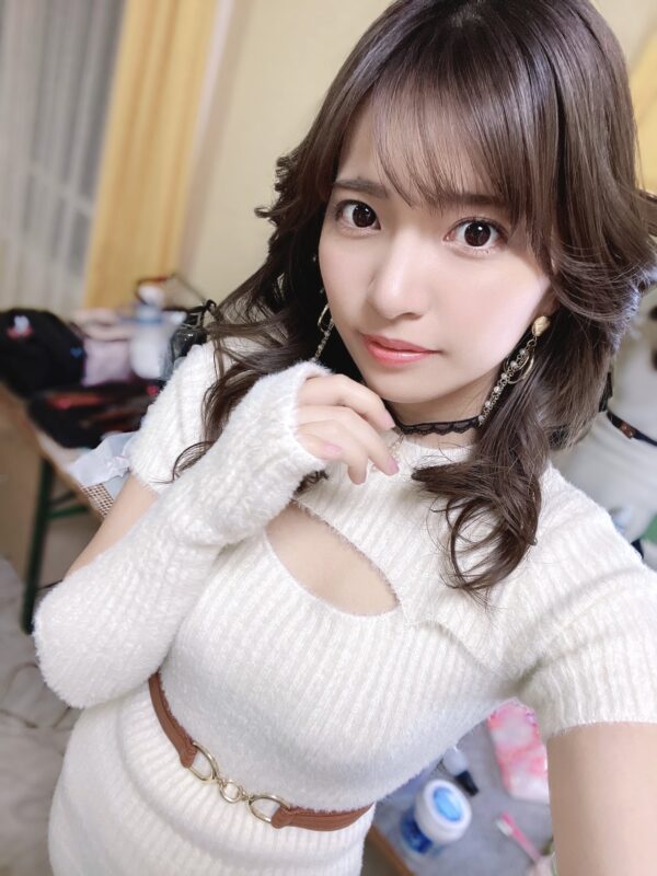 根尾朱里