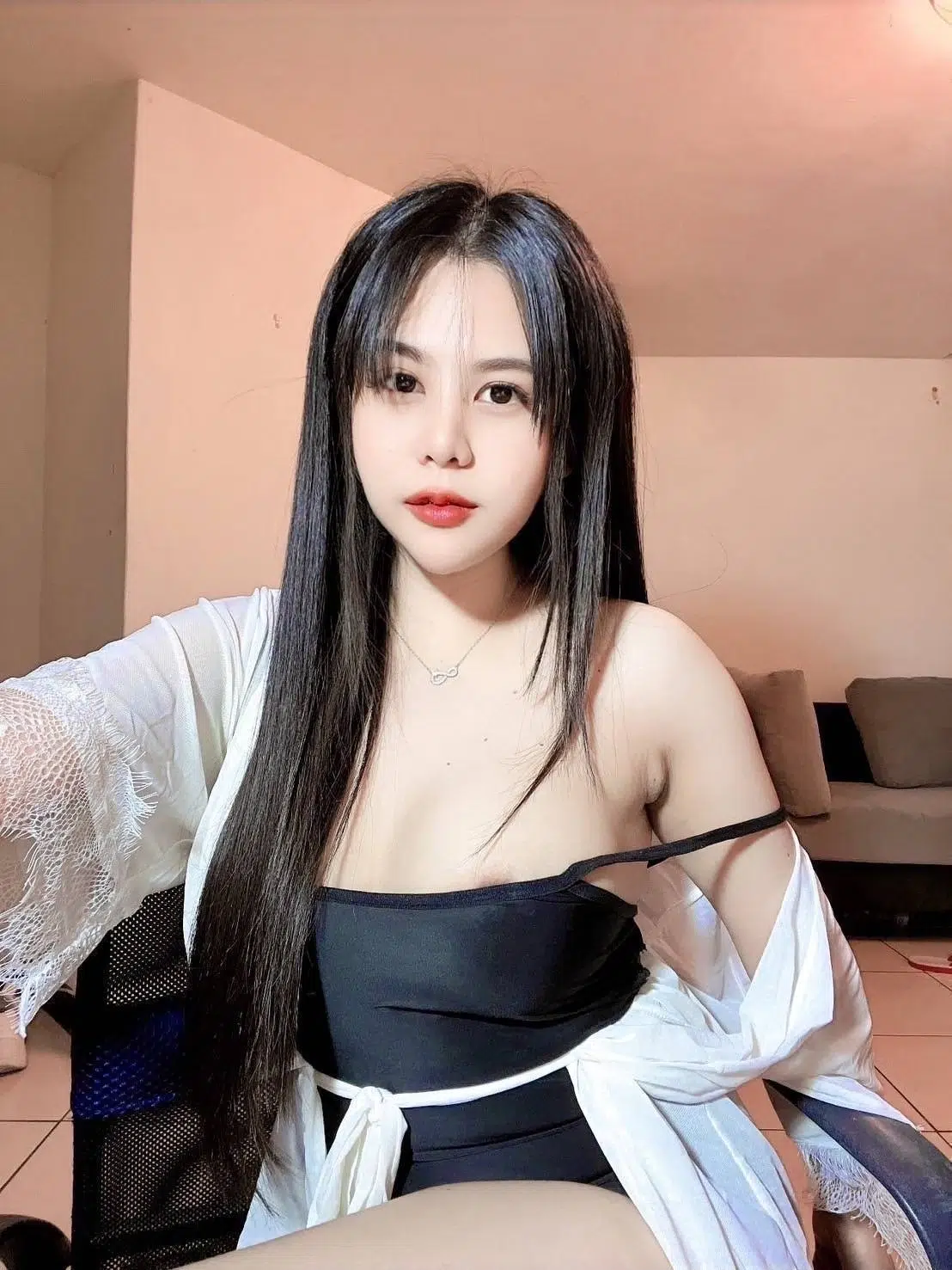 屏東外送茶-蘿莉/160/43/20/E 屏東外送茶-蘿莉/160/43/20/E